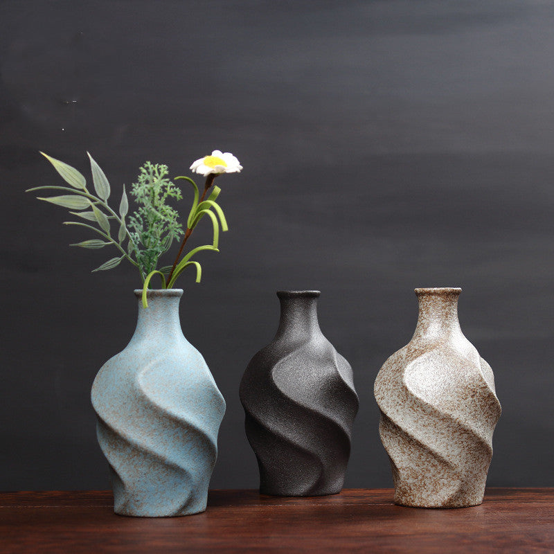 Ceramic vase simulating dry flower vase